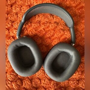 Apple AirPod Max’s